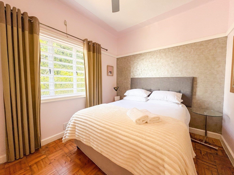 2 Bedroom Property for Sale in Vredehoek Western Cape